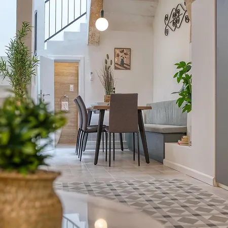 Ferienhaus Exquisitely Restored 16th Century House In Vittoriosa