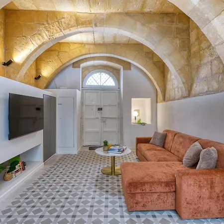 Hébergement de vacances Exquisitely Restored 16th Century House In *