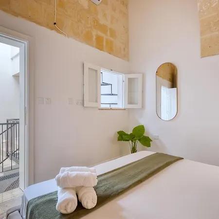 Exquisitely Restored 16th Century House In