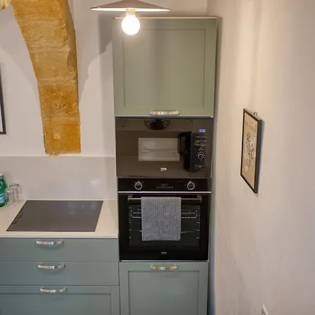 Exquisitely Restored 16th Century House In